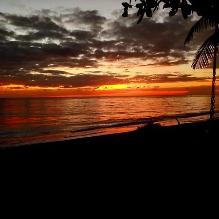 Bali North Beach B&B Tianyar Exteriör bild