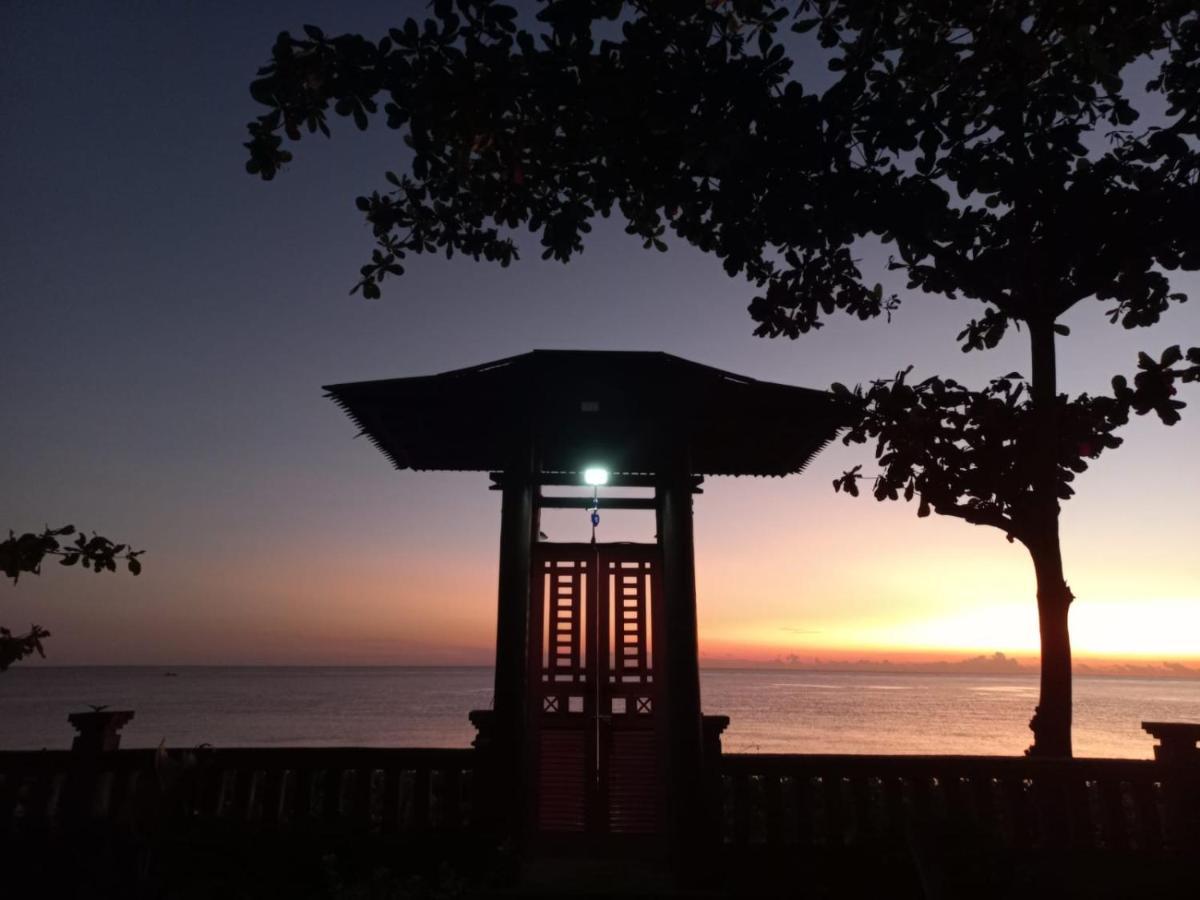 Bali North Beach B&B Tianyar Exteriör bild
