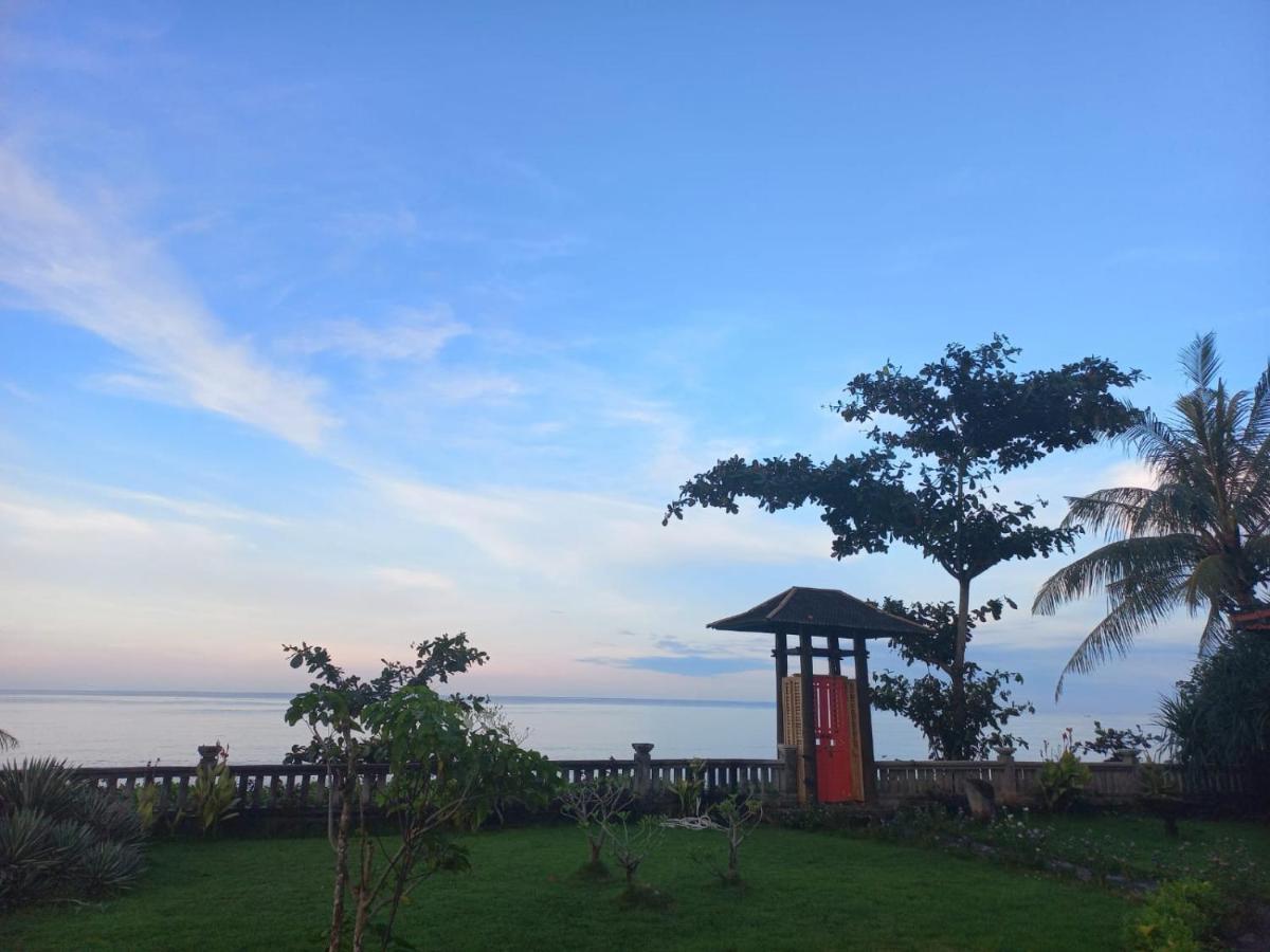 Bali North Beach B&B Tianyar Exteriör bild