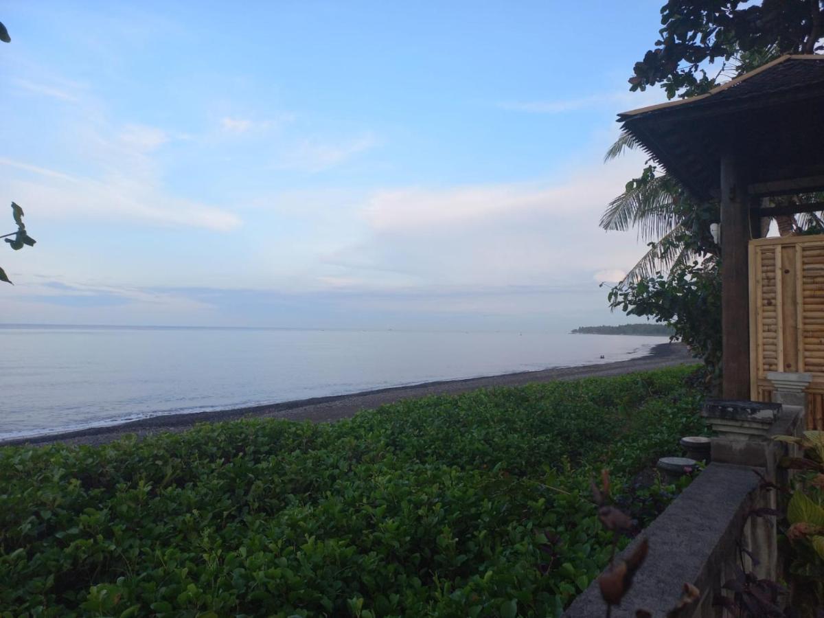Bali North Beach B&B Tianyar Exteriör bild