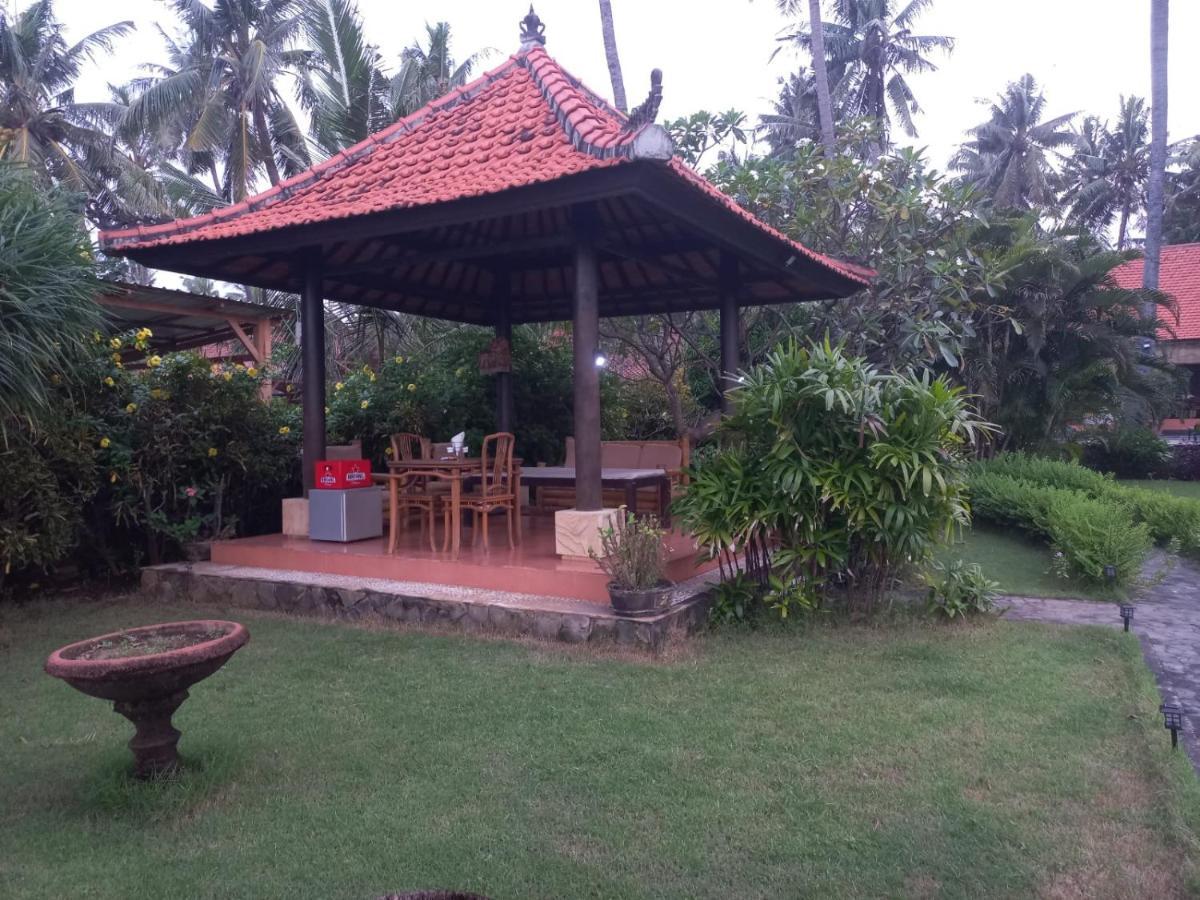 Bali North Beach B&B Tianyar Exteriör bild