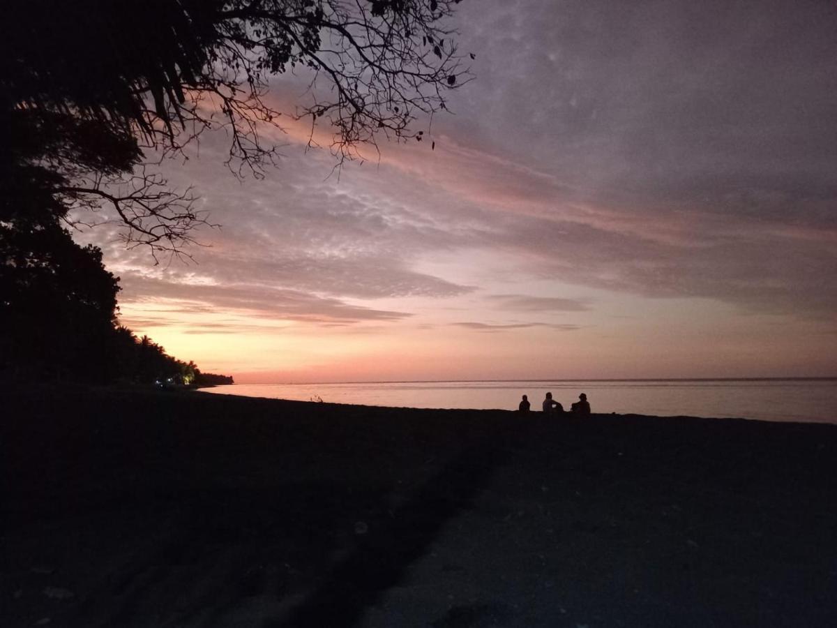 Bali North Beach B&B Tianyar Exteriör bild