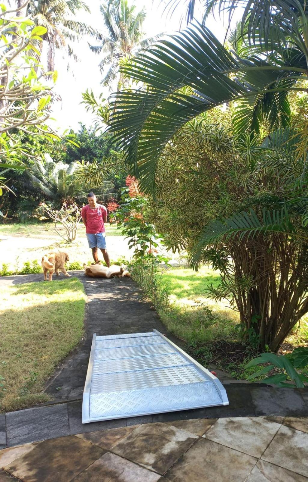 Bali North Beach B&B Tianyar Exteriör bild