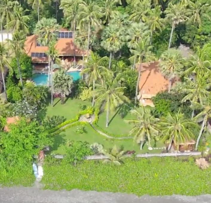 Bali North Beach B&B Tianyar Exteriör bild