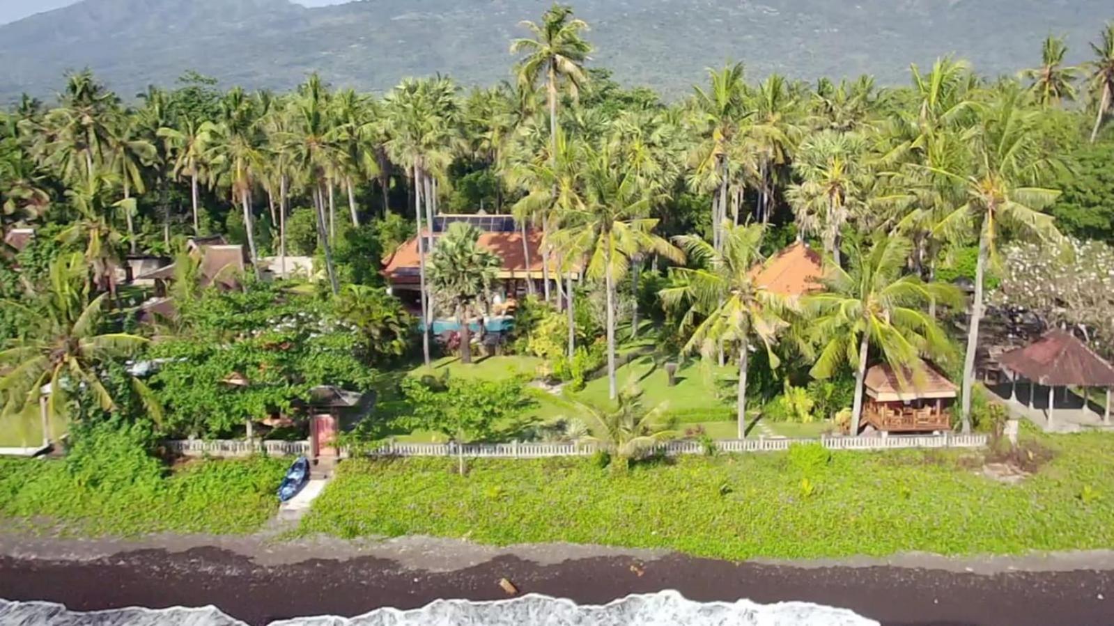 Bali North Beach B&B Tianyar Exteriör bild