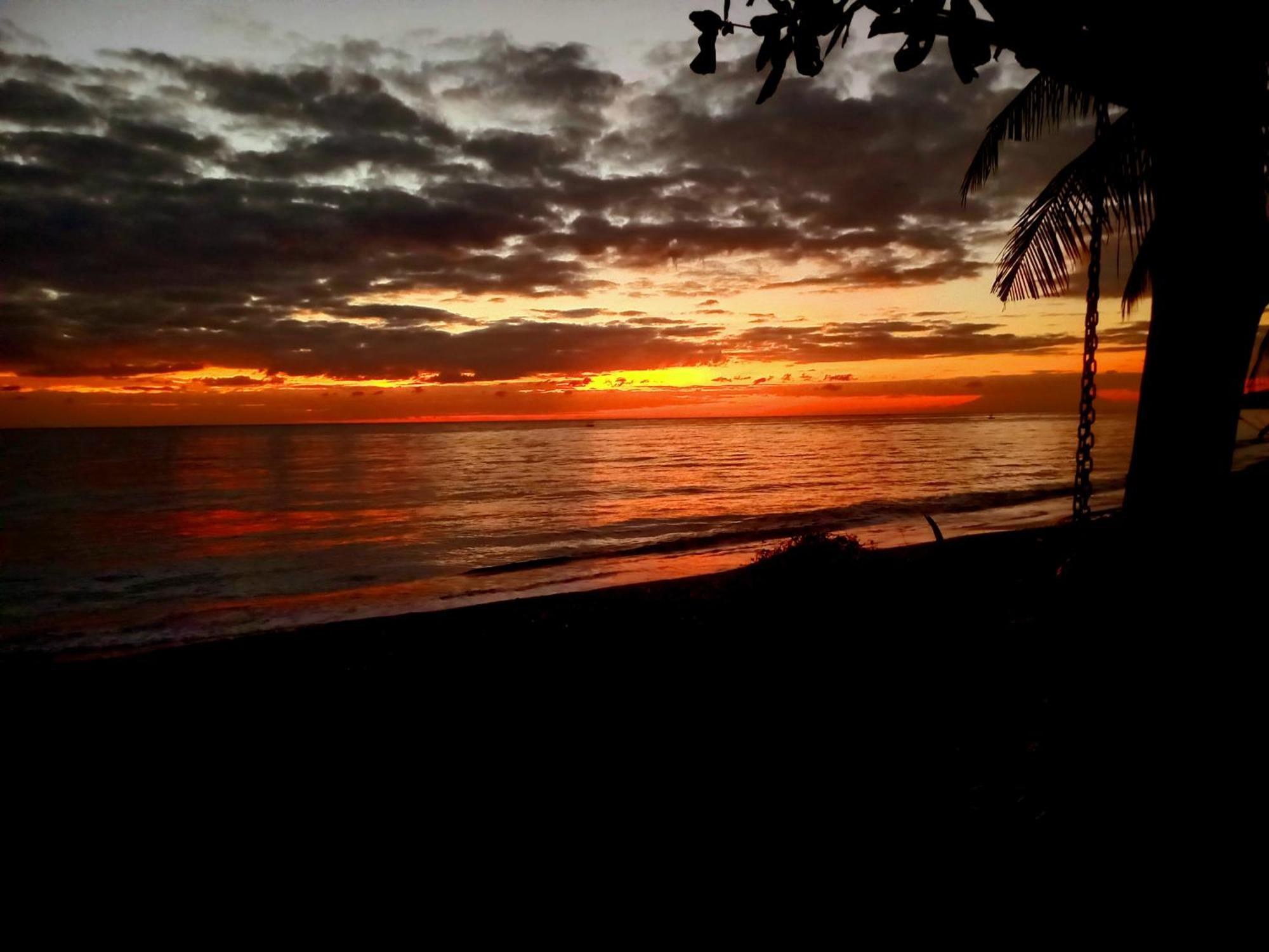 Bali North Beach B&B Tianyar Exteriör bild